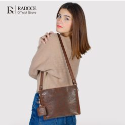 Alternative view of Radoce Bags - Selempang Unisex - Tas Kulit Sapi Asli - SLING NERO BATIK