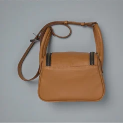 Alternative view of LINDY S - Caramel Brown